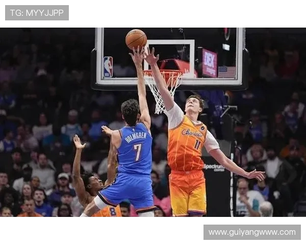 雷霆再胜马刺26胜4负稳居西部第一全面展现强劲冲冠势头的气象